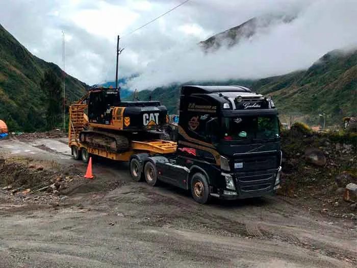 Excavadora 323 DL Europea