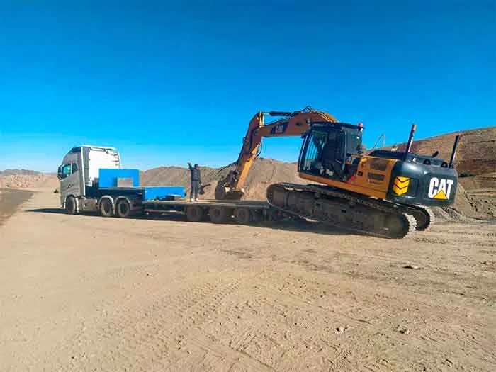 Excavadora 325 DL Europea