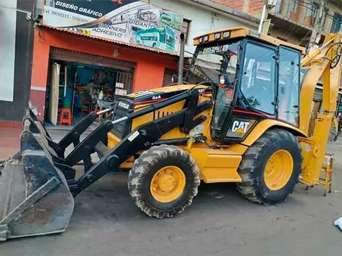 Retroexcavadora 438 C