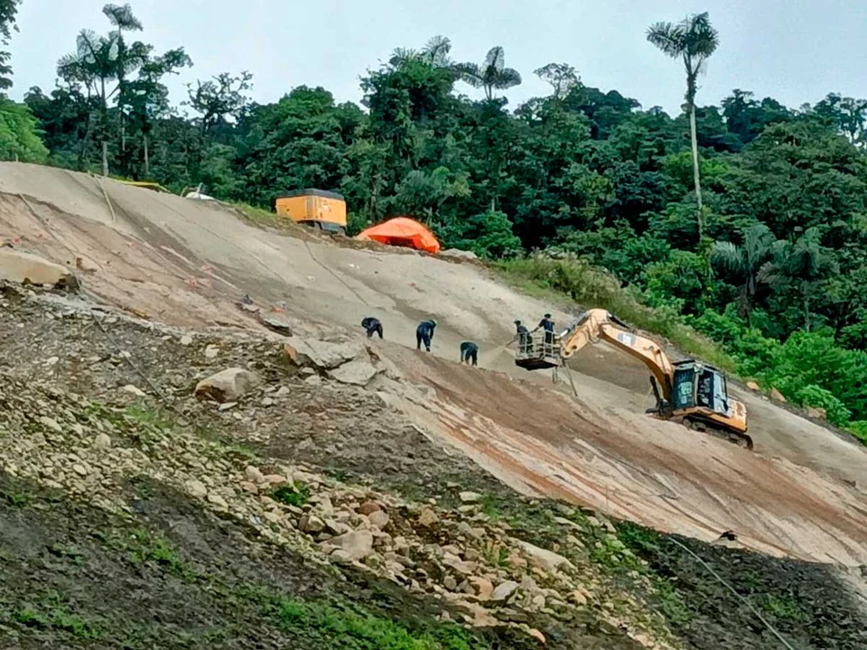 Estabilización de Taludes Con Lanzado de Hormigón (Lanzado de Shotcrete) Subestación de Sehuencas · Fotografía 4