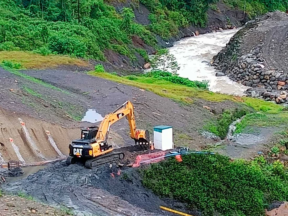 Estabilización de Taludes Con Lanzado de Hormigón (Lanzado de Shotcrete) Subestación de Sehuencas · Fotografía 2